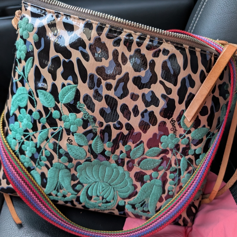 Consuela Crossbody Downtown-- READ